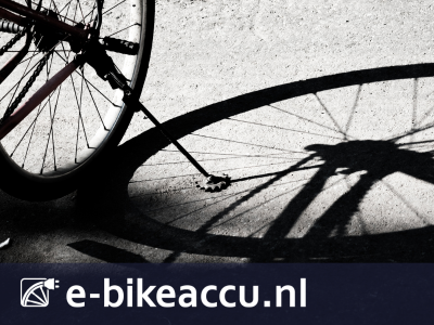 Hvordan monterer jeg batteriet pa min E-bike Vision-bagagagebaerer?