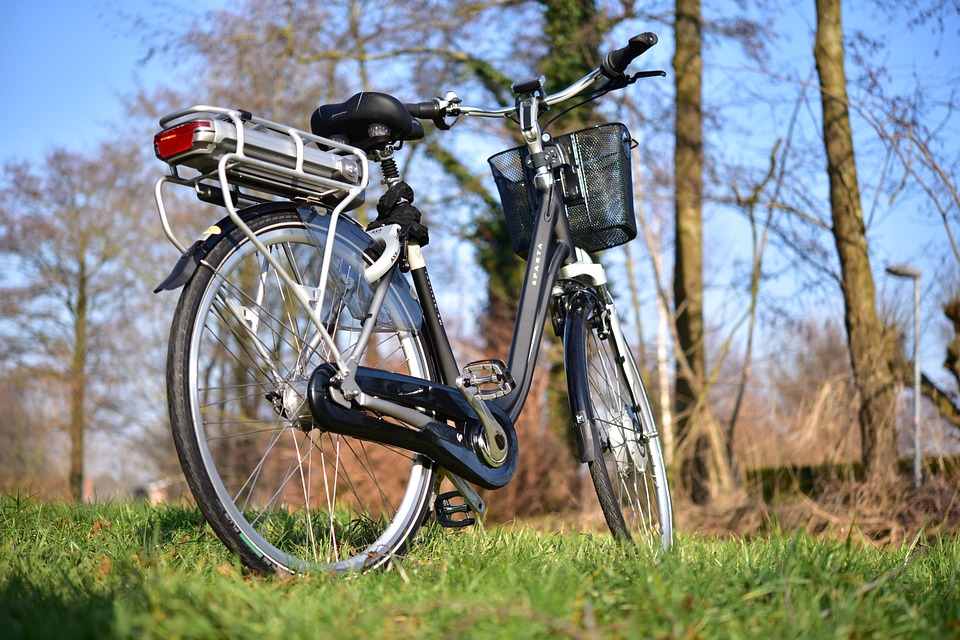 Hvor bæredygtig er en elcykel, og hvad er fordelene ved at køre på en elcykel?