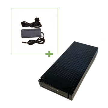 Sparta E-motion C1/C2/C3 / Batavus kompatibel 13.6Ah cykelbatteri (sort) inkl. oplader med et billede af opladeren.