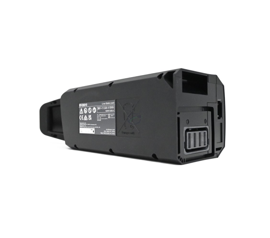 foto af Shimano BT-E6010 36V 11.6Ah fra undersiden, hvor du tydeligt kan se klistermærkerne med forklaringer og advarsler