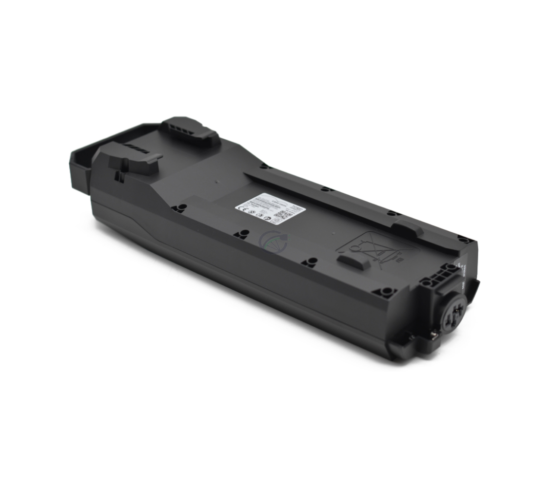 Tredjedels visning af undersiden af Bosch Powerpack 360 Performance/Active bagagebærer E-Bike Vision cykelbatteri. Etiketten på undersiden af batteriet er synlig.