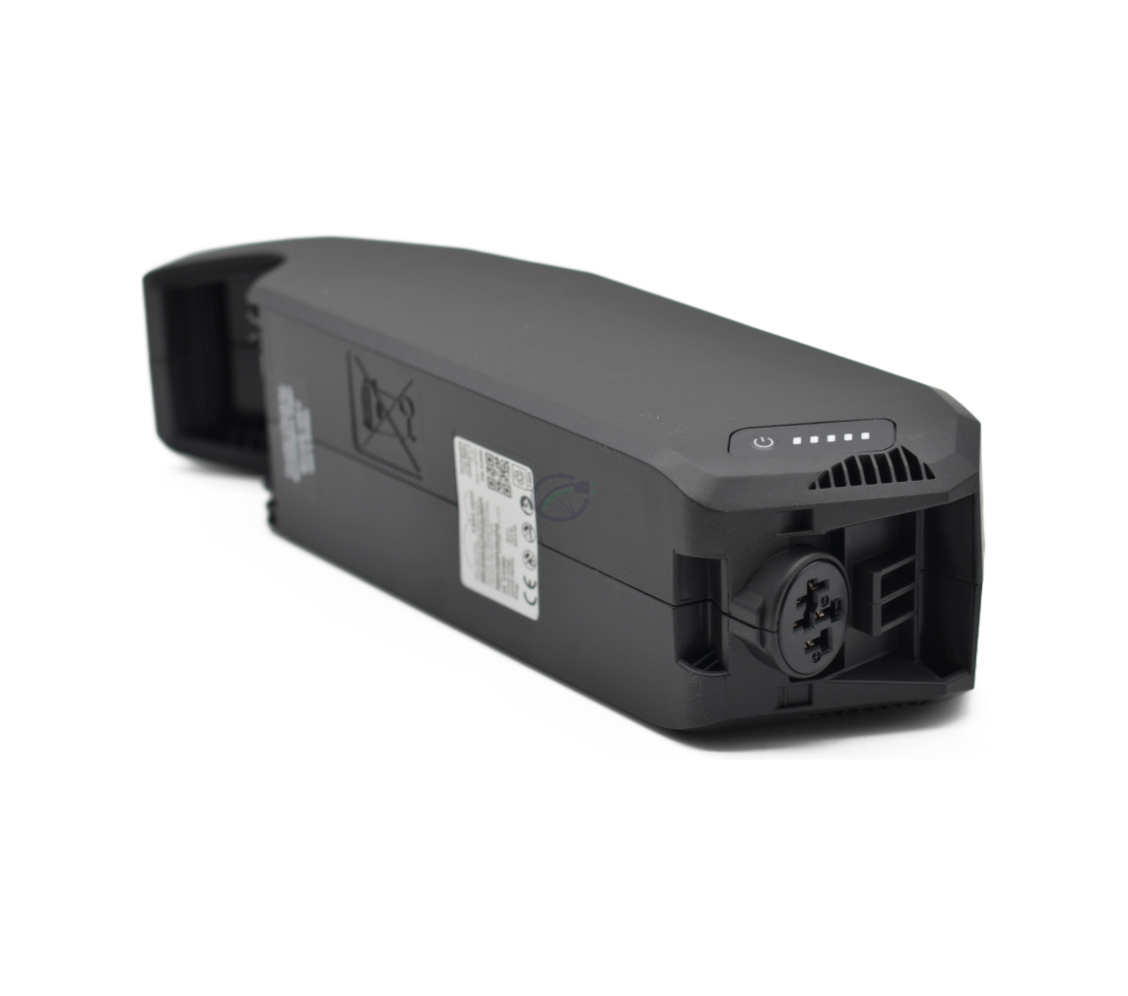 Tredjedels visning af Bosch Powerpack 540 Performance/Active stel E-Bike Vision cykelbatteri. Batteriet ligger på sin side, hvilket gør undersiden synlig.