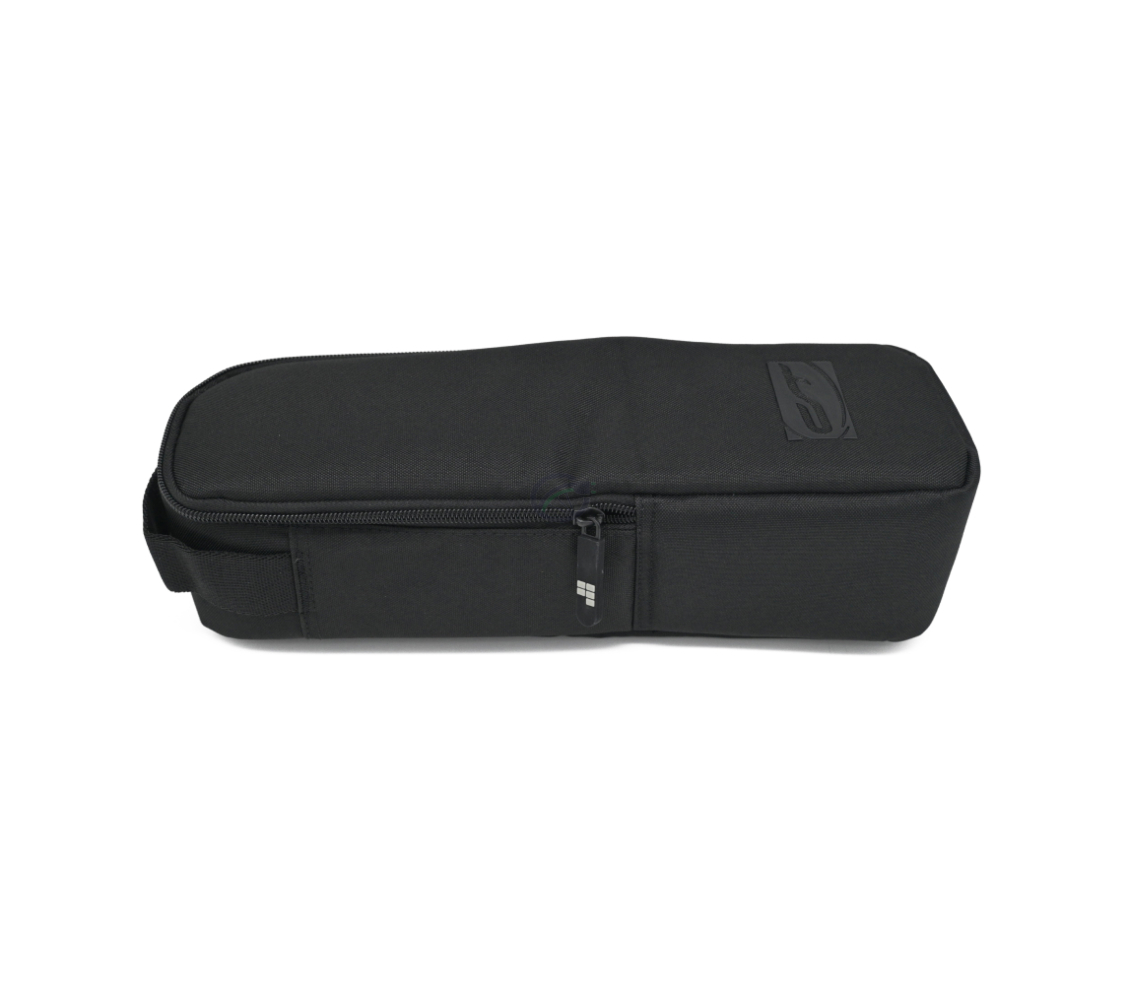 Sidevisning af den lukkede Contec batteritaske til rammebatterier.