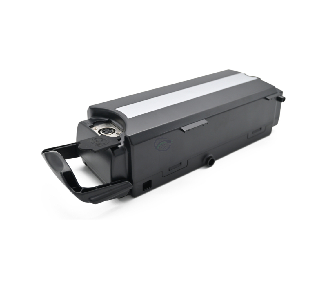 Trekvartsvue af Giant Twist Compatible 13Ah cykelbatteri bagfra.