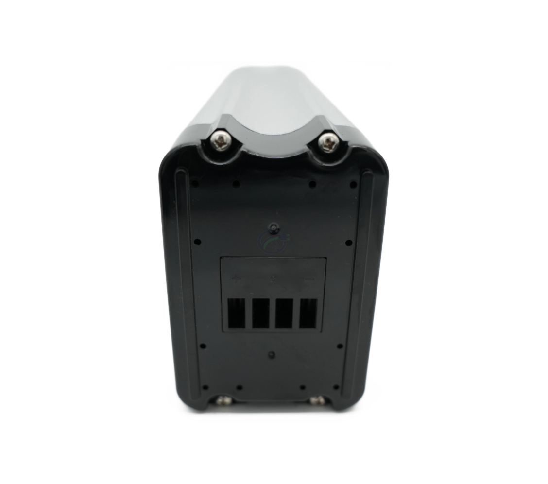 Bagerste visning af Phylion XH370-12J Silverfish 37V 12Ah Compatible, taget forfra, hvor cykeltilslutningen er godt synlig.