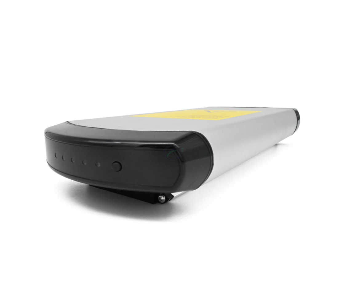 Trekvart vinkel af Phylion XH370-13J Wall-E 37V 14Ah (2-polet). Billedet af dette Phylion-batteri er taget fra en lavere vinkel.