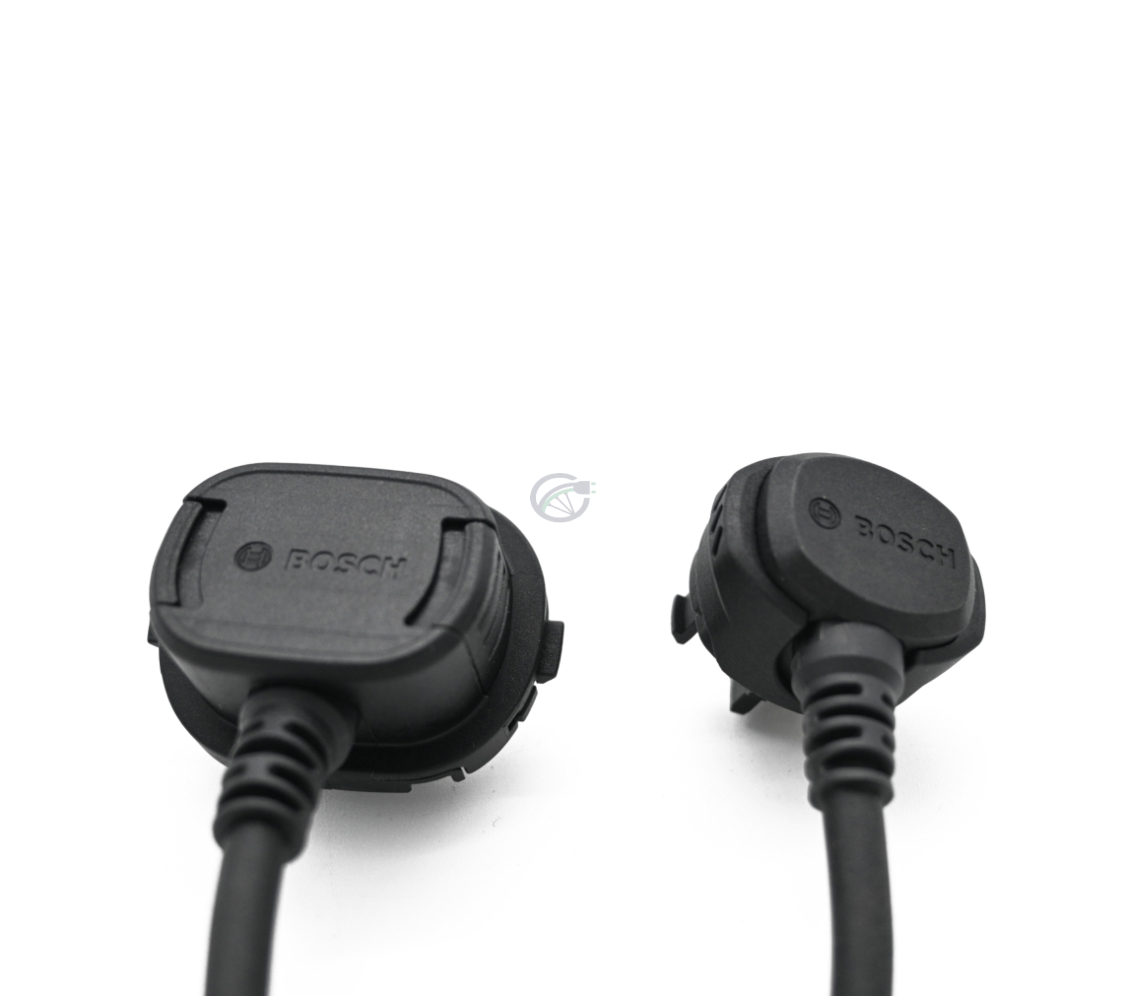 Nærbillede af forbindelserne på Bosch PowerMore 250 Range Extender 150 mm kabel