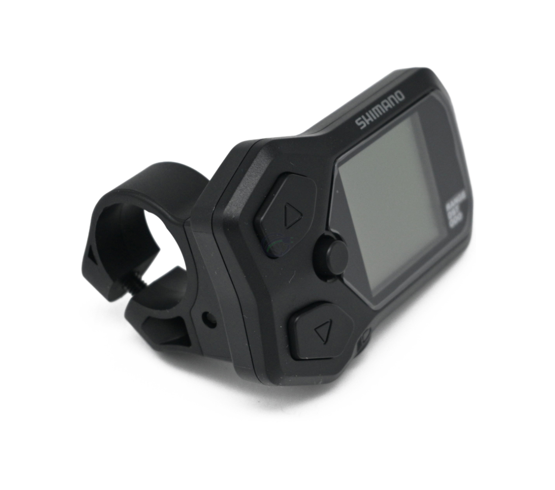 Trekvartssyn af Shimano Steps display SC-E5000 cykelcomputer fra en høj vinkel