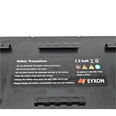 Nærbillede af etiketten på undersiden af EYXON Sparta/Batavus B400 36V 12.8Ah Compatible cykelbatteri.
