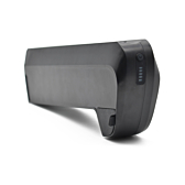 Trekvartssyn af TranzX BL21 36V 6.8Ah cykelbatteri, som det er placeret i cyklen.